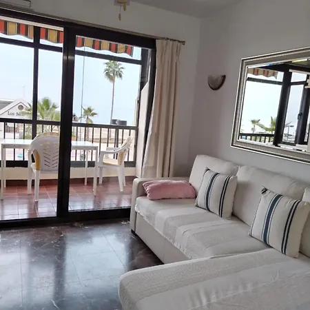 1 Linea De Playa Paseo Maritimo Apartment *